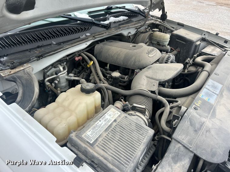 image for item ET6730 2006 Chevrolet Silverado 1500 pickup truck