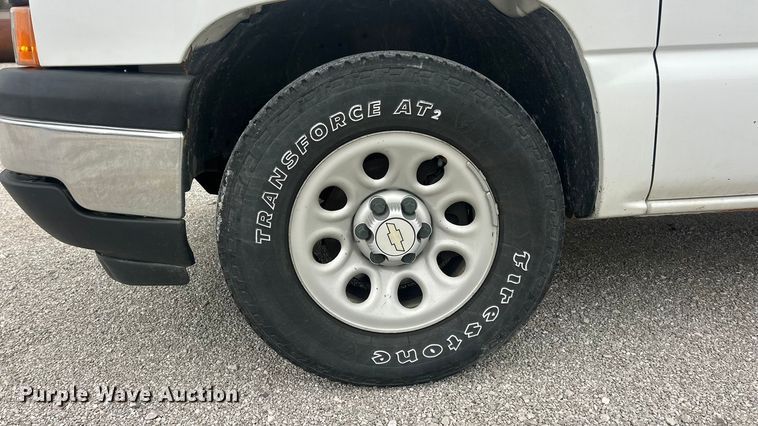 image for item ET6730 2006 Chevrolet Silverado 1500 pickup truck