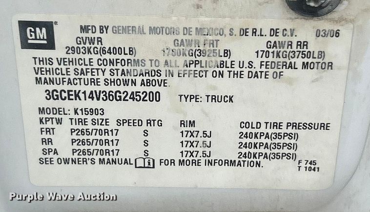 image for item ET6730 2006 Chevrolet Silverado 1500 pickup truck