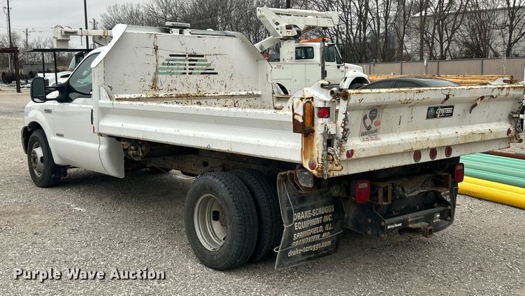 image for item ET6731 2007 Ford F350 XL Super Duty dump bed pickup truck