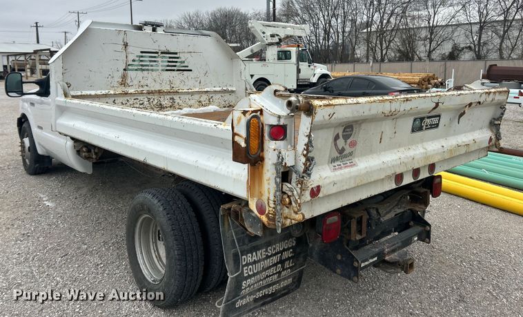 image for item ET6731 2007 Ford F350 XL Super Duty dump bed pickup truck