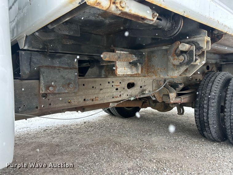 image for item ET6731 2007 Ford F350 XL Super Duty dump bed pickup truck