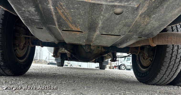 image for item ET6731 2007 Ford F350 XL Super Duty dump bed pickup truck