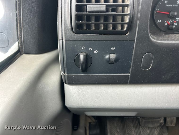 image for item ET6731 2007 Ford F350 XL Super Duty dump bed pickup truck