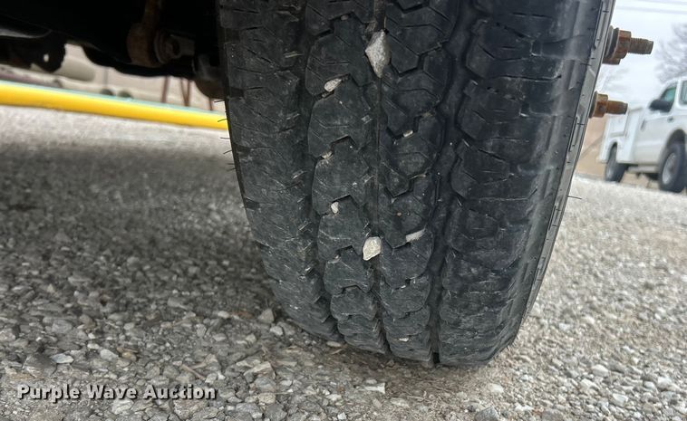 image for item ET6731 2007 Ford F350 XL Super Duty dump bed pickup truck