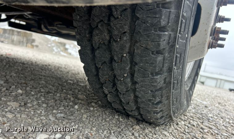 image for item ET6731 2007 Ford F350 XL Super Duty dump bed pickup truck