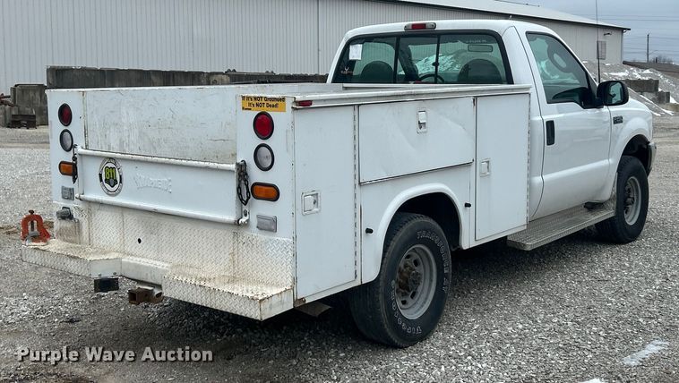 image for item ET6732 2003 Ford F250 XL Super Duty utility bed pickup truck