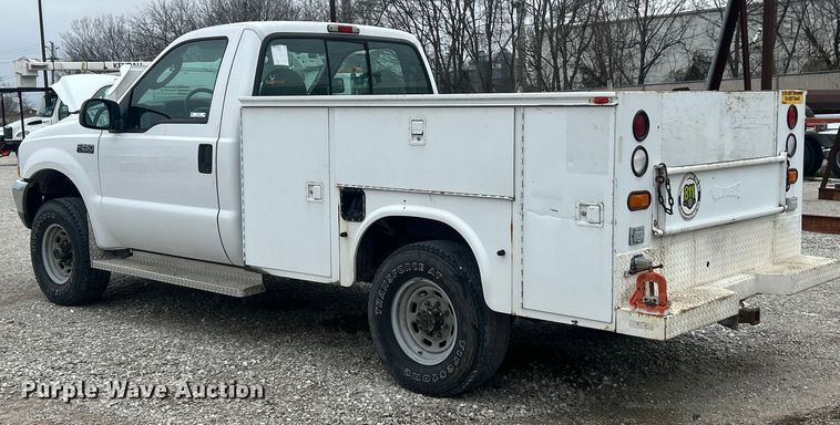 image for item ET6732 2003 Ford F250 XL Super Duty utility bed pickup truck