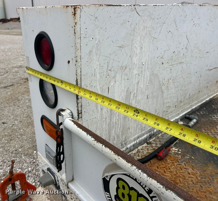 image for item ET6732 2003 Ford F250 XL Super Duty utility bed pickup truck