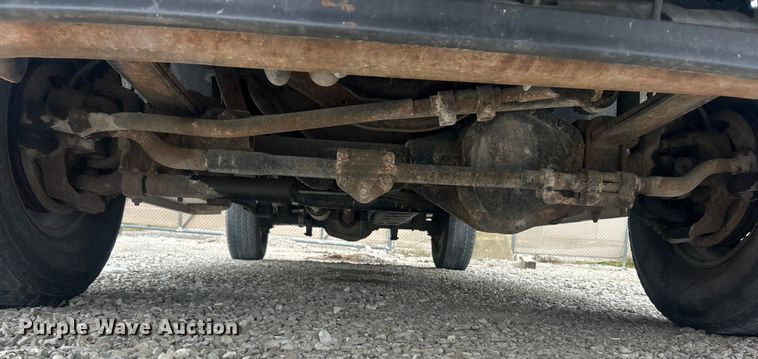 image for item ET6732 2003 Ford F250 XL Super Duty utility bed pickup truck