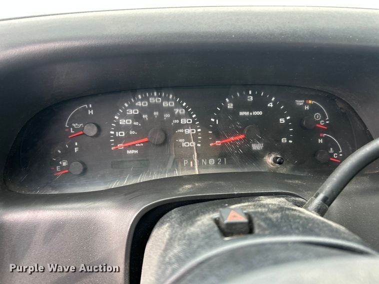 image for item ET6732 2003 Ford F250 XL Super Duty utility bed pickup truck