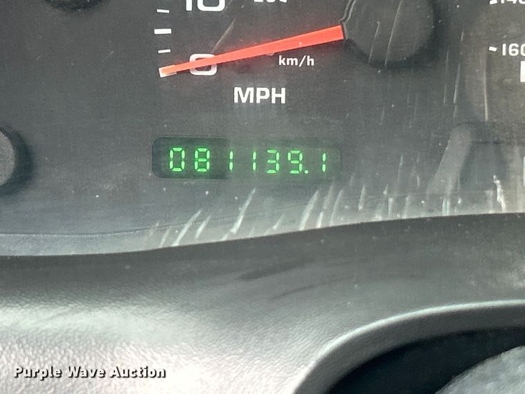 image for item ET6732 2003 Ford F250 XL Super Duty utility bed pickup truck