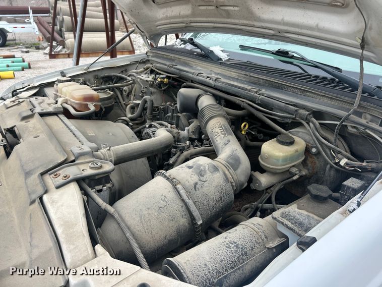 image for item ET6732 2003 Ford F250 XL Super Duty utility bed pickup truck