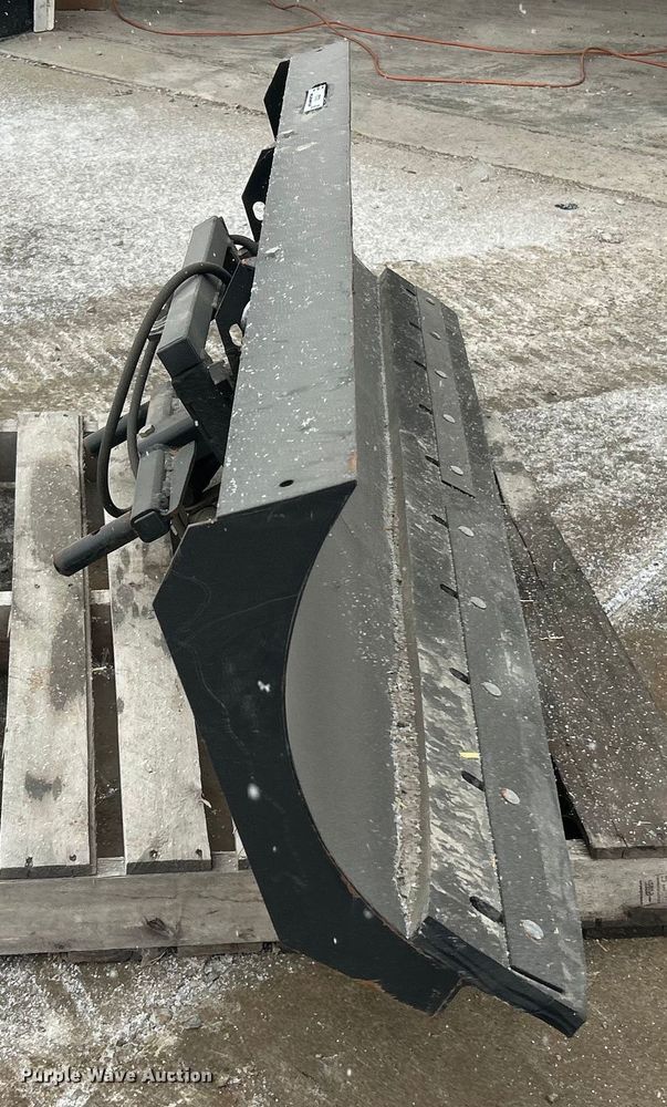 image for item ET6733 John Deere 72