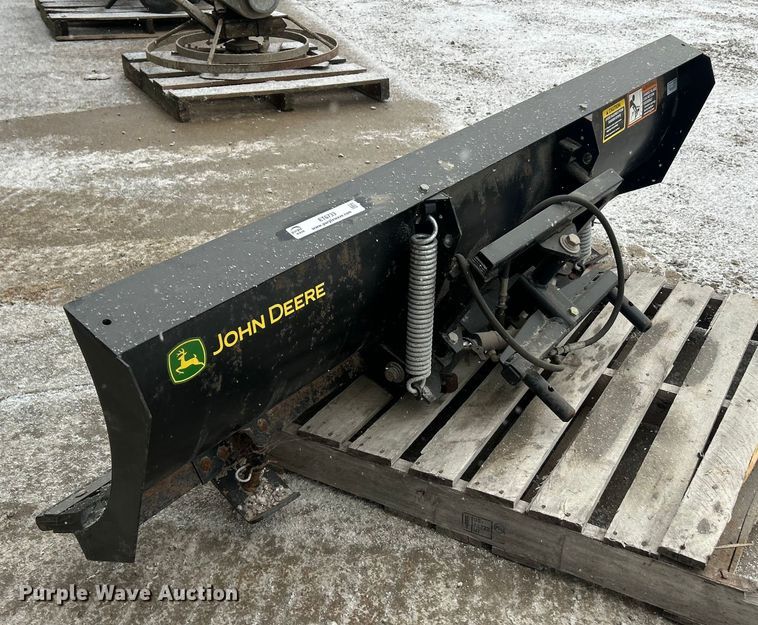 image for item ET6733 John Deere 72