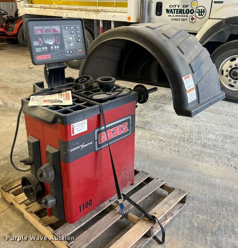 image for item ET6738 Coats 1100 tire balancer