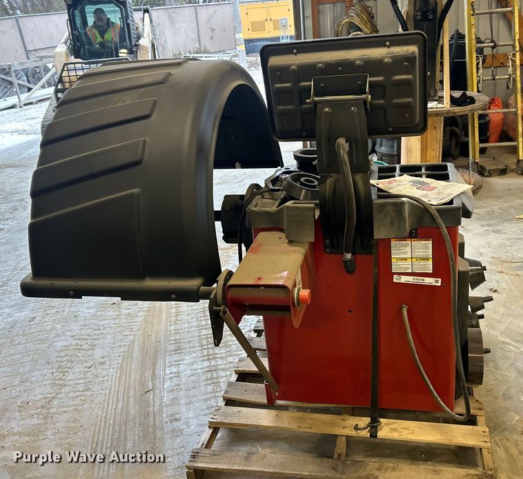 image for item ET6738 Coats 1100 tire balancer