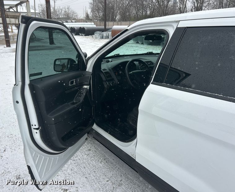 image for item ET6740 2017 Ford Explorer Police Interceptor SUV