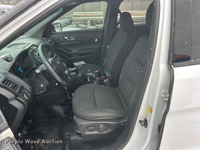 image for item ET6740 2017 Ford Explorer Police Interceptor SUV