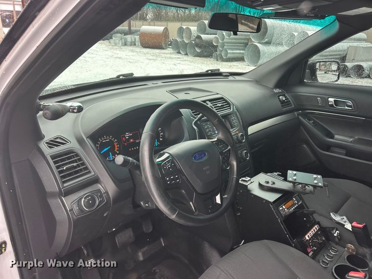 image for item ET6740 2017 Ford Explorer Police Interceptor SUV