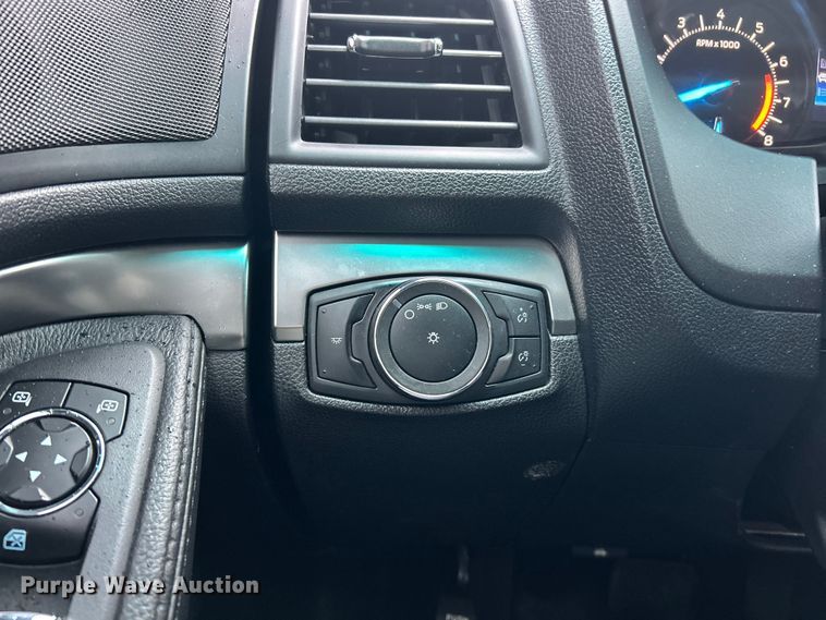 image for item ET6740 2017 Ford Explorer Police Interceptor SUV