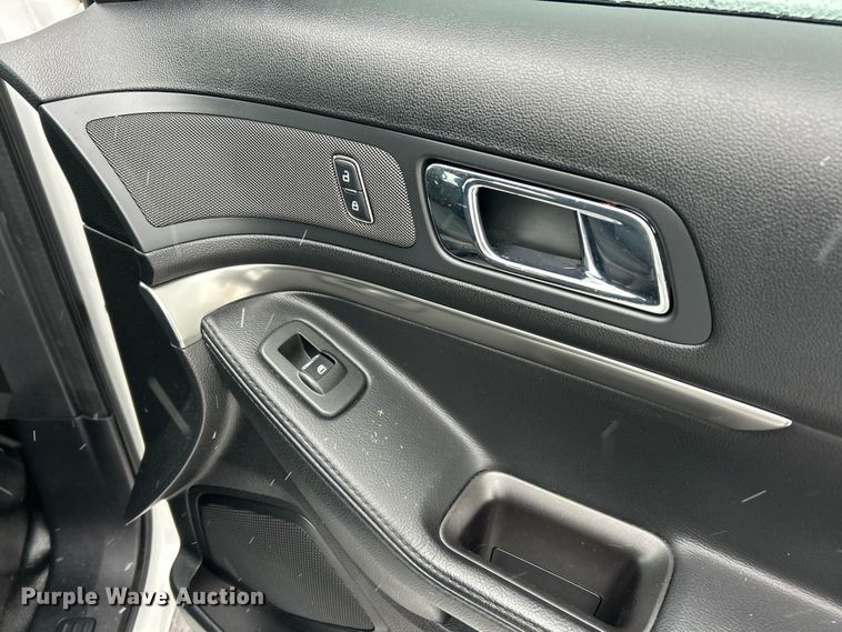 image for item ET6740 2017 Ford Explorer Police Interceptor SUV