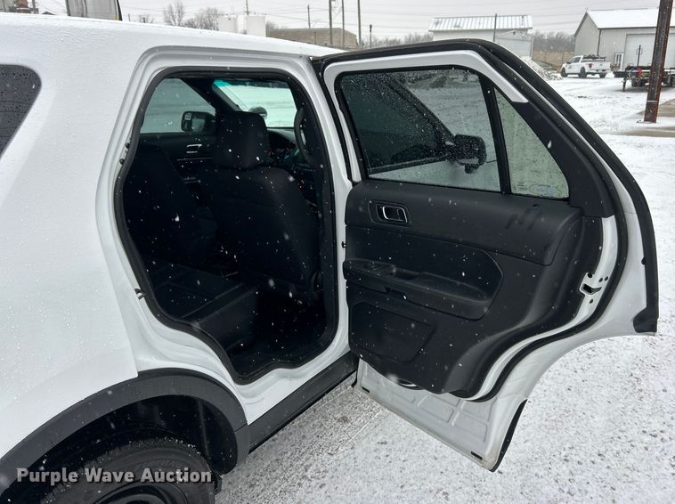 image for item ET6740 2017 Ford Explorer Police Interceptor SUV
