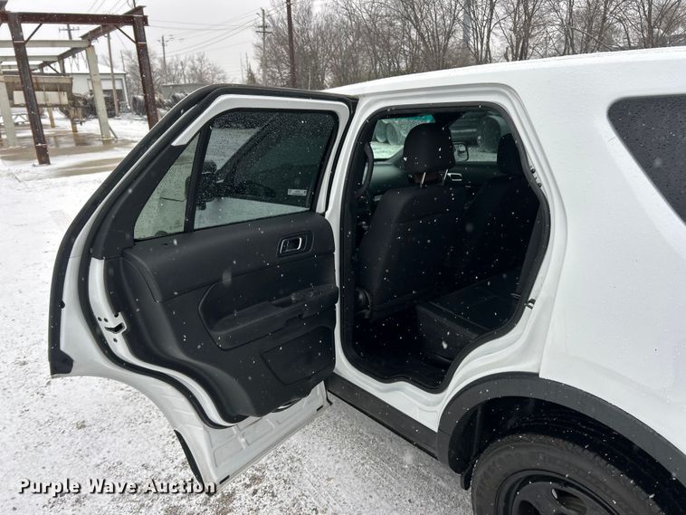 image for item ET6740 2017 Ford Explorer Police Interceptor SUV