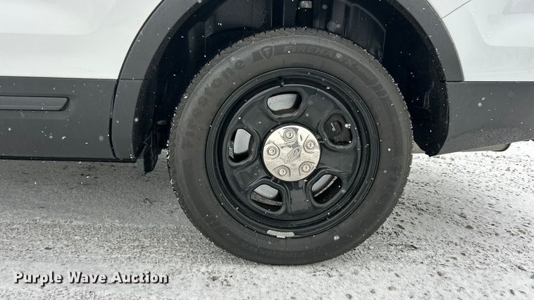 image for item ET6740 2017 Ford Explorer Police Interceptor SUV
