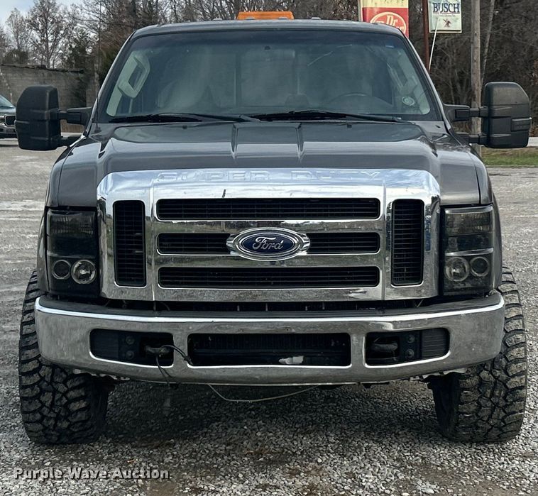 image for item ET6751 2008 Ford F350 Super Duty Crew Cab pickup truck