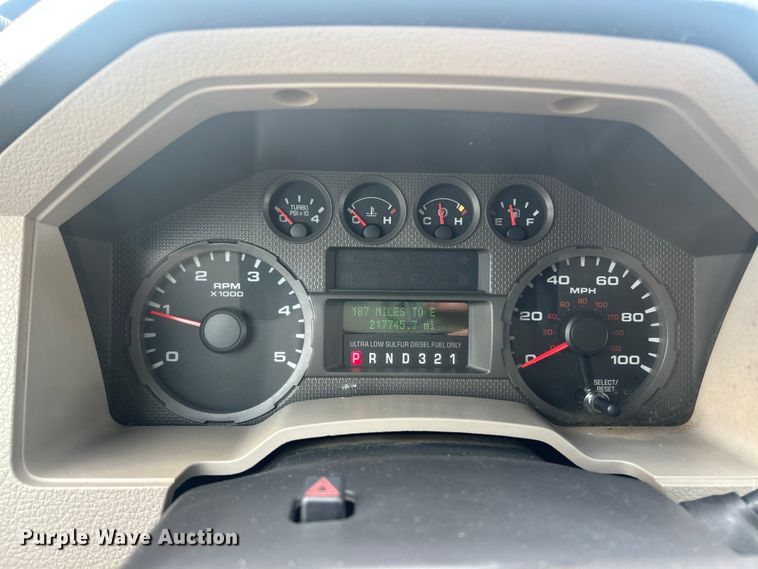 image for item ET6751 2008 Ford F350 Super Duty Crew Cab pickup truck