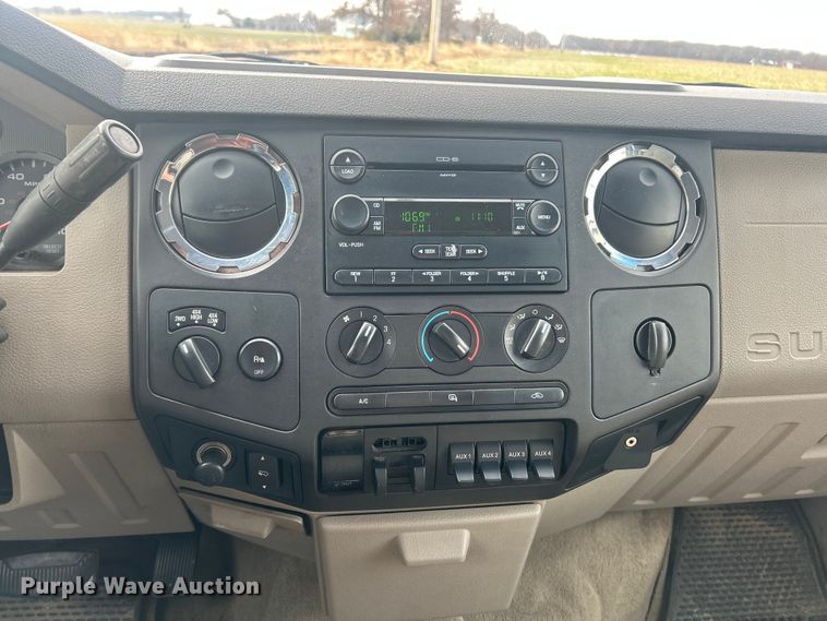 image for item ET6751 2008 Ford F350 Super Duty Crew Cab pickup truck