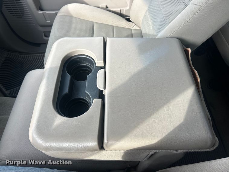 image for item ET6751 2008 Ford F350 Super Duty Crew Cab pickup truck