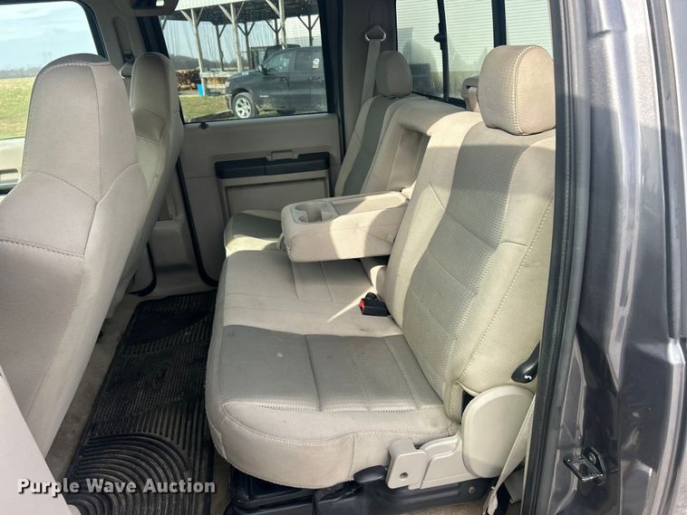 image for item ET6751 2008 Ford F350 Super Duty Crew Cab pickup truck