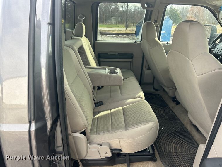 image for item ET6751 2008 Ford F350 Super Duty Crew Cab pickup truck