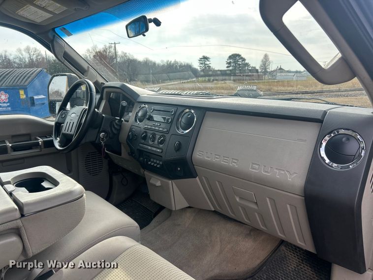 image for item ET6751 2008 Ford F350 Super Duty Crew Cab pickup truck