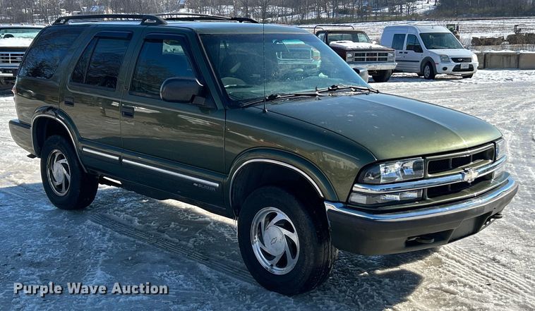 image for item ET6754 2001 Chevrolet Blazer SUV