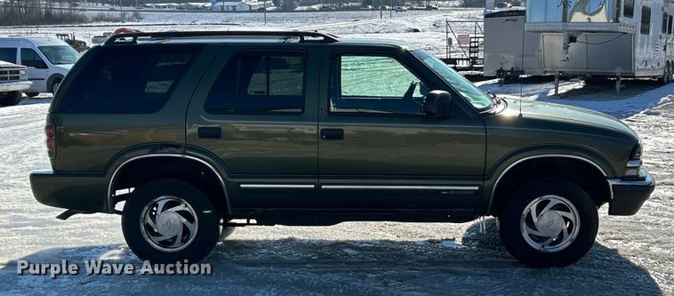 image for item ET6754 2001 Chevrolet Blazer SUV