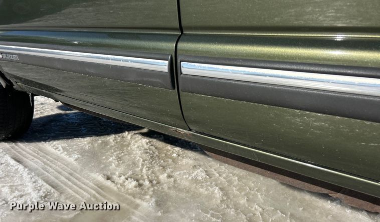 image for item ET6754 2001 Chevrolet Blazer SUV