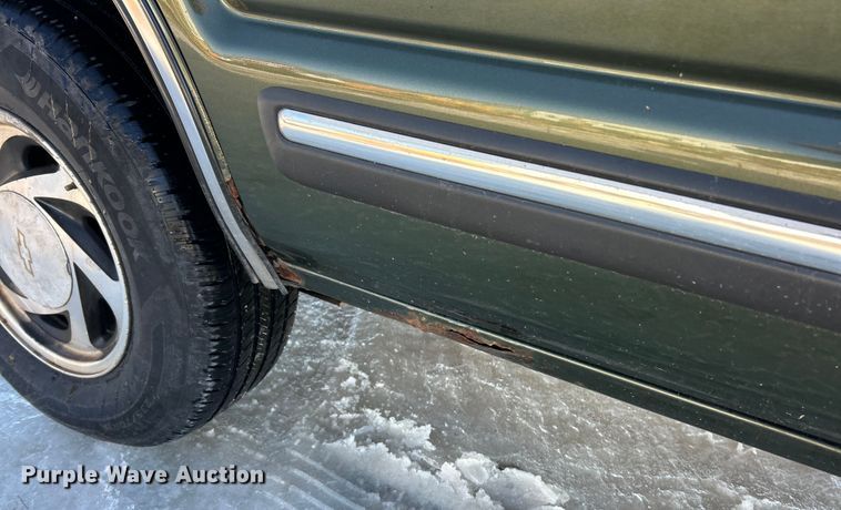 image for item ET6754 2001 Chevrolet Blazer SUV