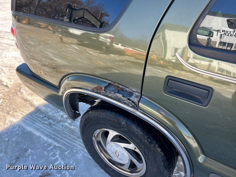 image for item ET6754 2001 Chevrolet Blazer SUV