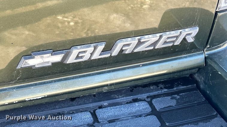 image for item ET6754 2001 Chevrolet Blazer SUV