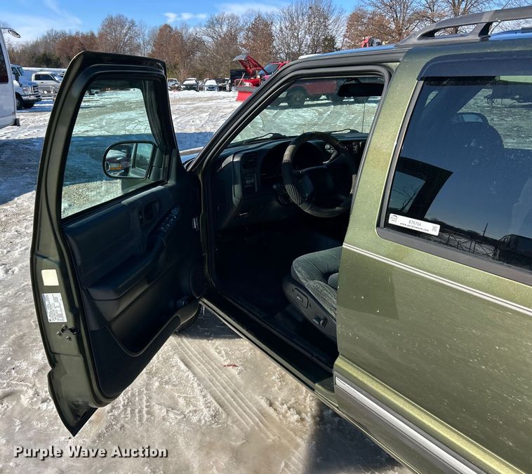 image for item ET6754 2001 Chevrolet Blazer SUV