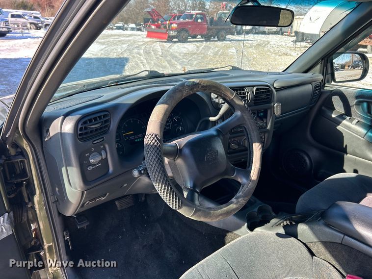 image for item ET6754 2001 Chevrolet Blazer SUV