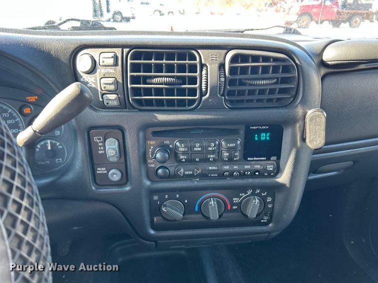 image for item ET6754 2001 Chevrolet Blazer SUV