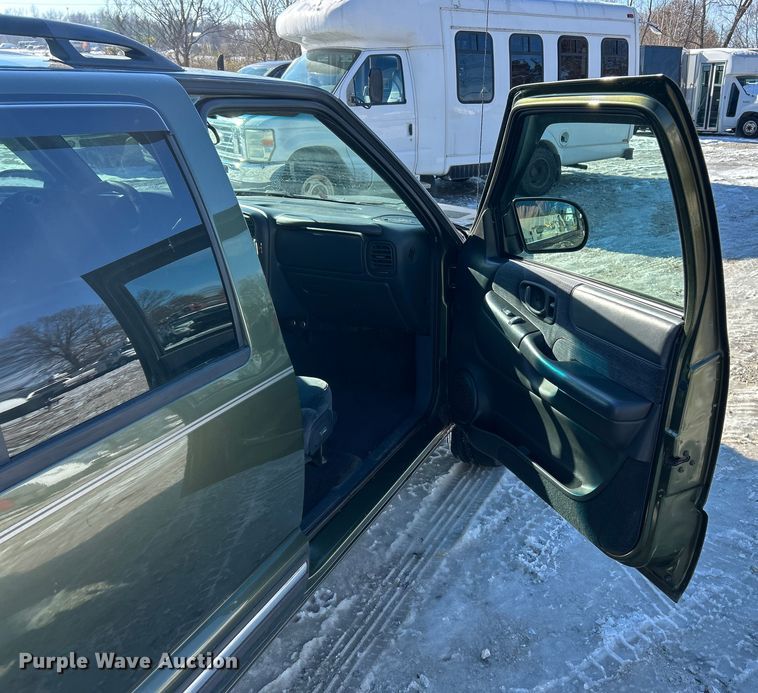 image for item ET6754 2001 Chevrolet Blazer SUV