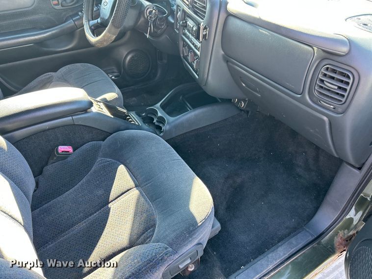 image for item ET6754 2001 Chevrolet Blazer SUV