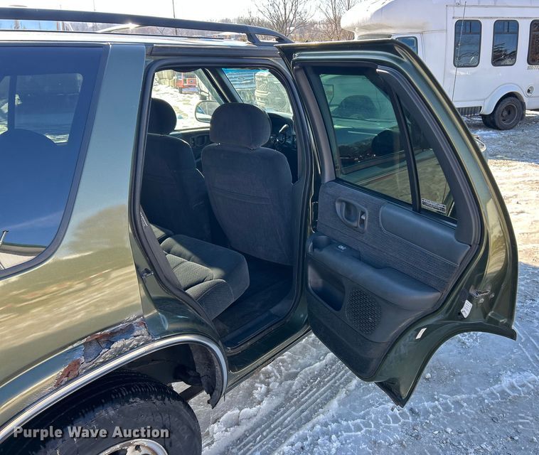 image for item ET6754 2001 Chevrolet Blazer SUV