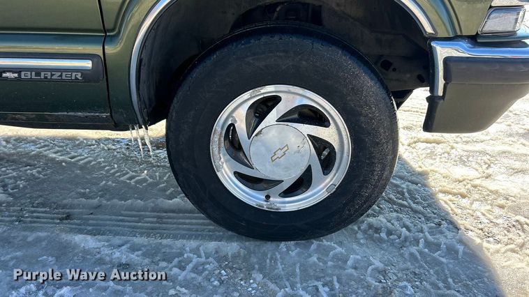 image for item ET6754 2001 Chevrolet Blazer SUV