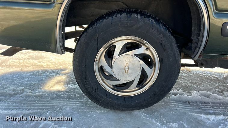 image for item ET6754 2001 Chevrolet Blazer SUV